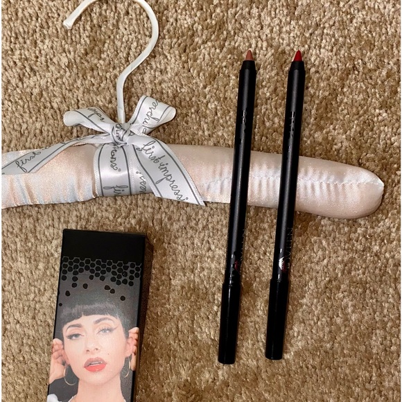 💲5 | 2 Lip Liner Duo - Picture 8 of 8